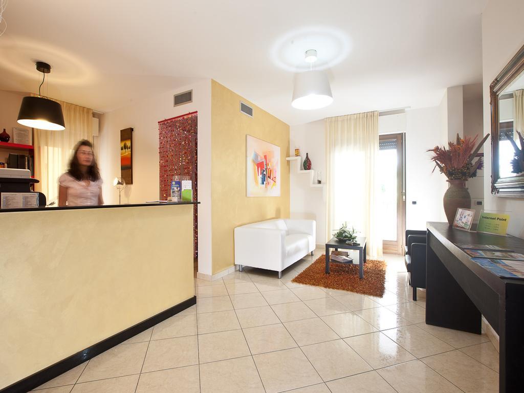 Residence La Guirita Tortoreto Extérieur photo